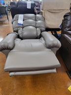 Vega Medium Lage Brisa Shiitake Lift Chair UC556-MLA-DST-USH.