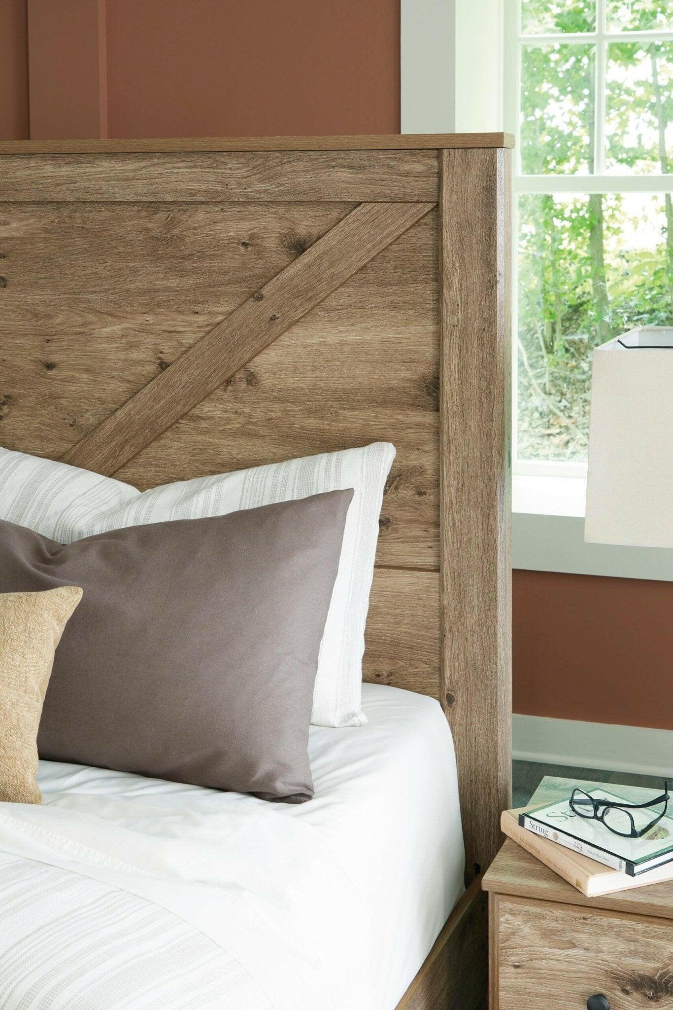 Shurlee Queen Size Bed B2119-154/157/96.