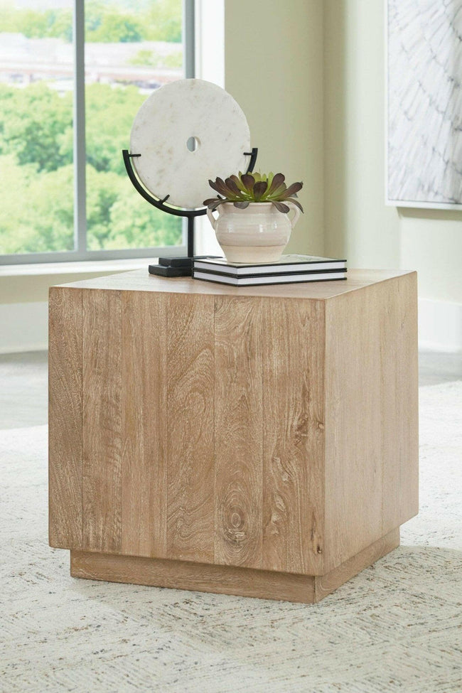 Belenburg Accent Table T995-102 Main Image