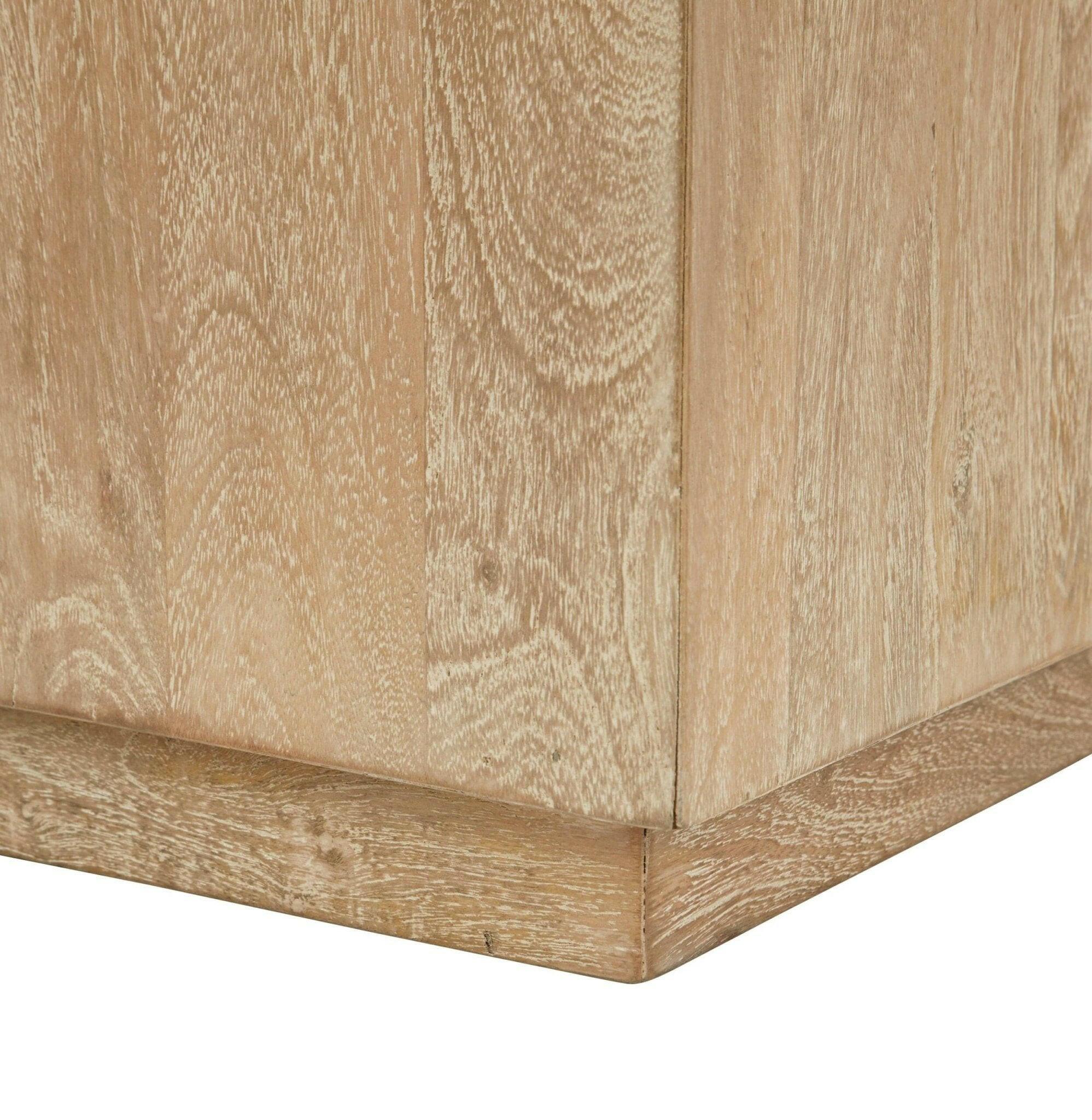 Belenburg Accent Table T995-102.