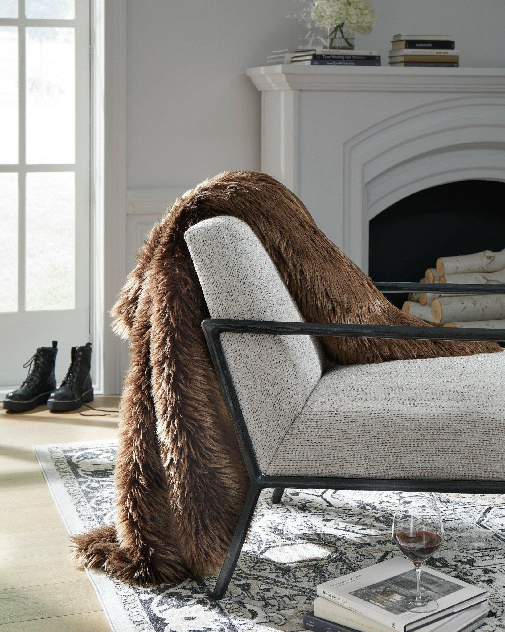 Bellethrone Throw Blanket A1000987.