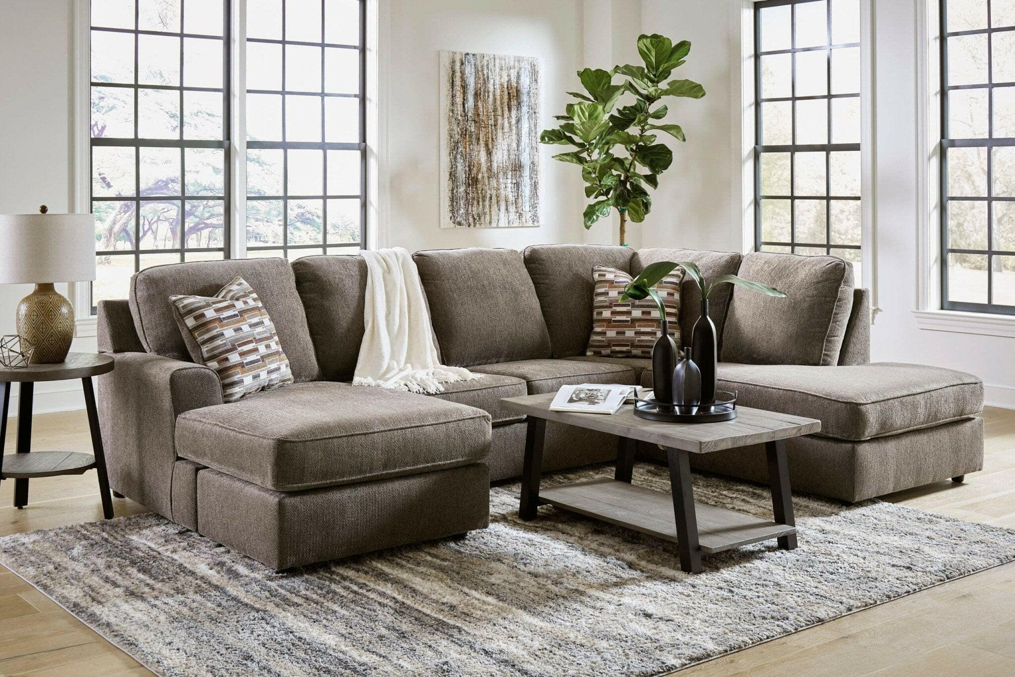 Ophannon Sectional 2940202/17.