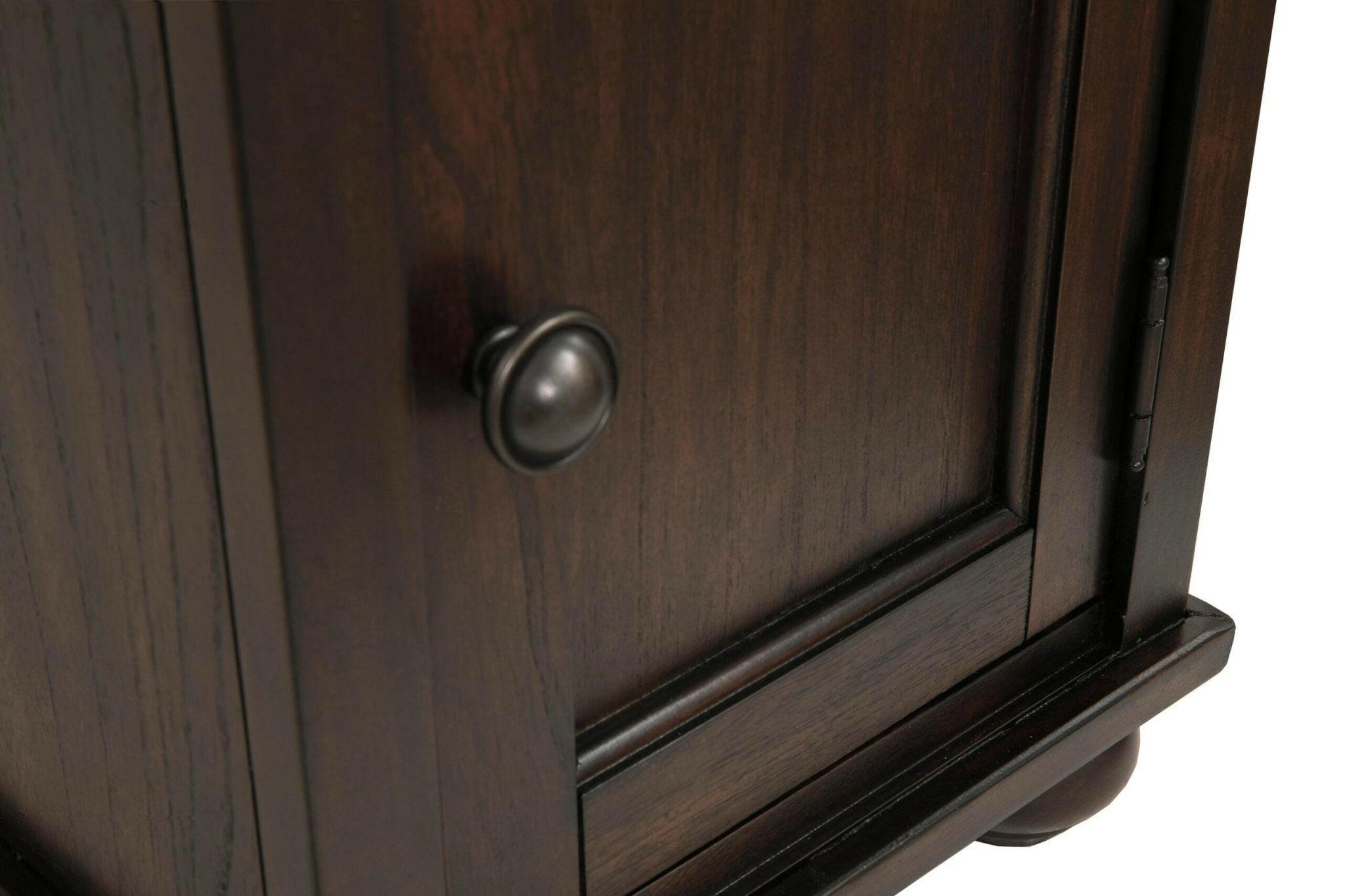 Barilanni End Table T934-7.