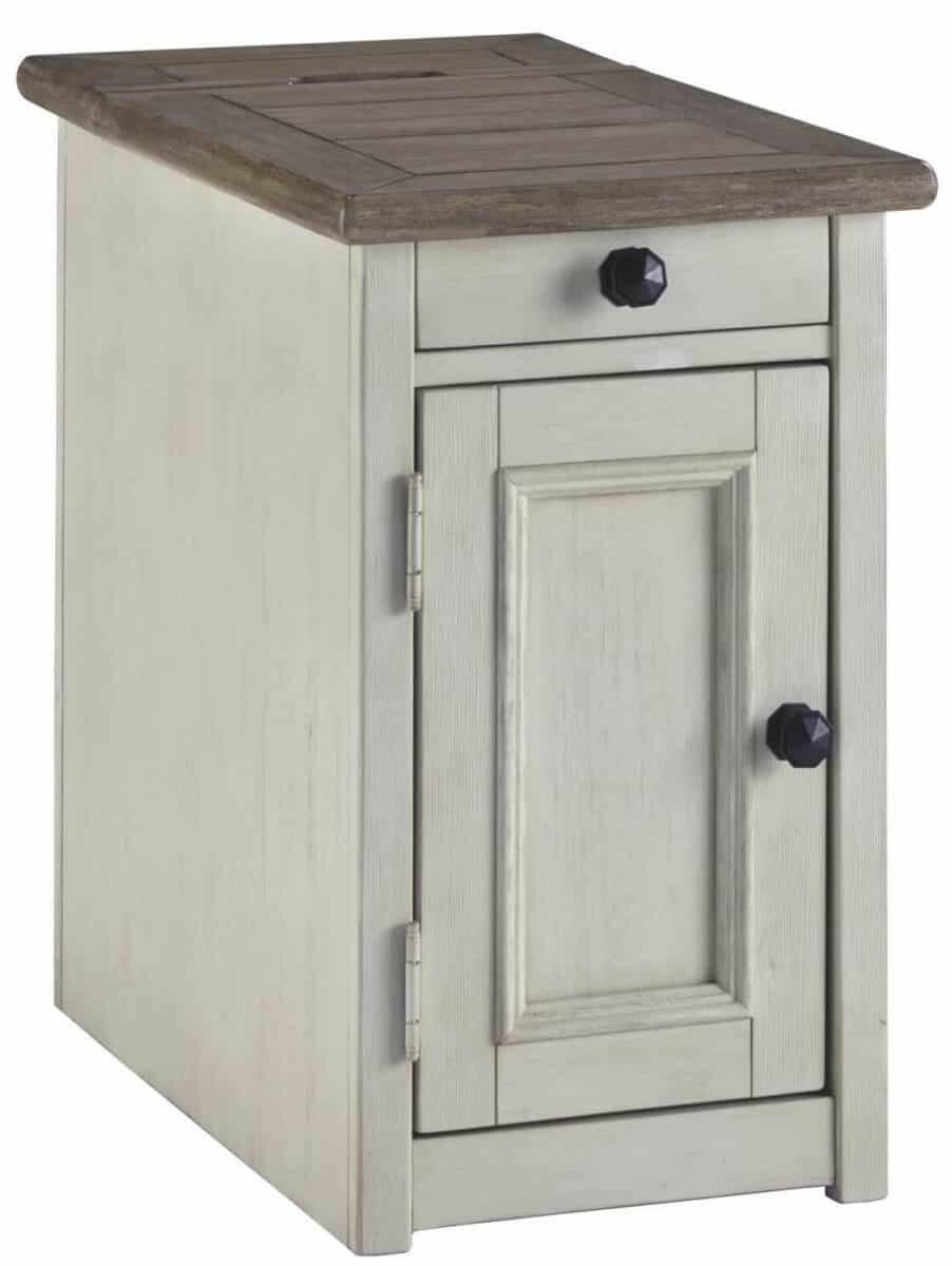Bolanburg Chairside End Table T637-7.