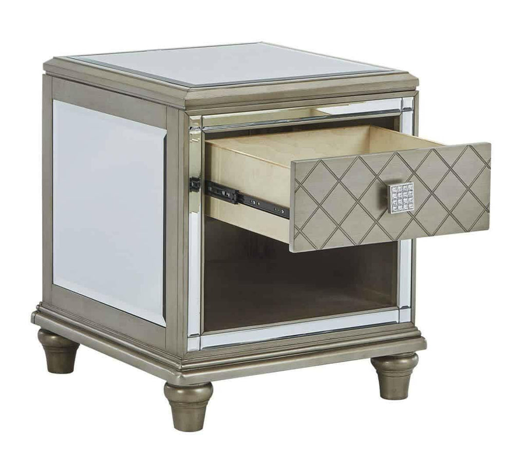 Chevanna End Table T942-3.