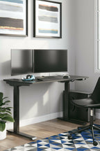 Lynxtyn Desk H400-119.