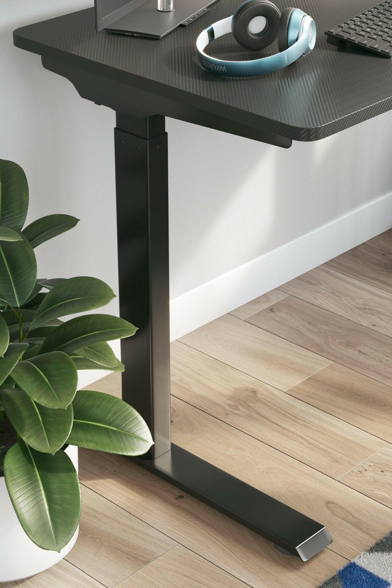 Lynxtyn Desk H400-119.