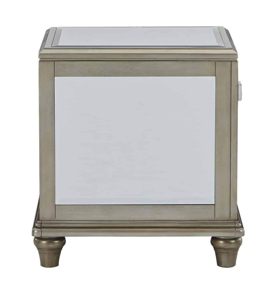 Chevanna End Table T942-3 - DarseysAshley