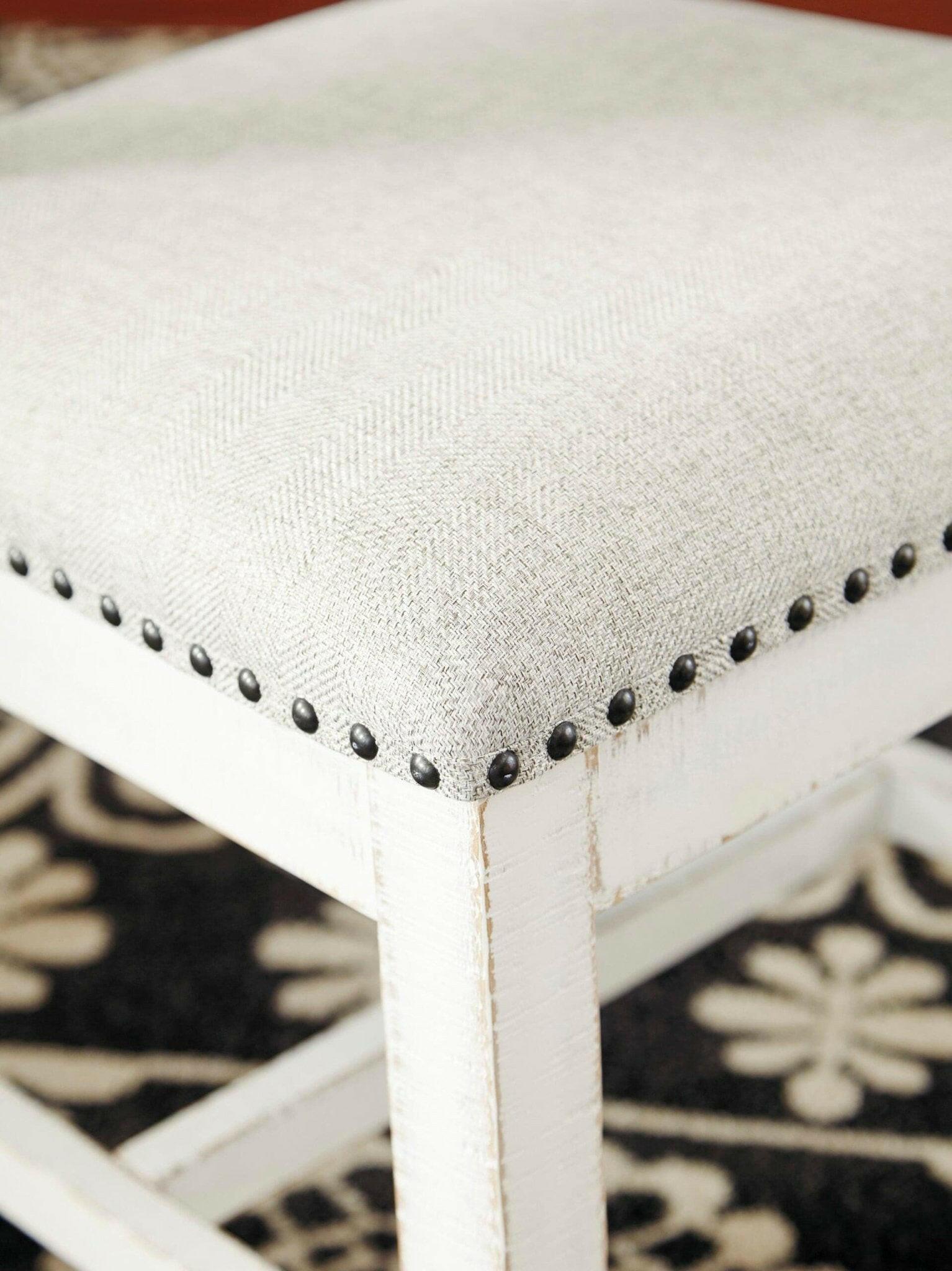 Valebeck Chair D546 - 01 - Darseys Furniture & MattressAshley