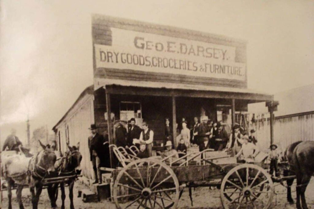 darseys original store building 1886 darseys furniture & mattress grapeland texas 75844