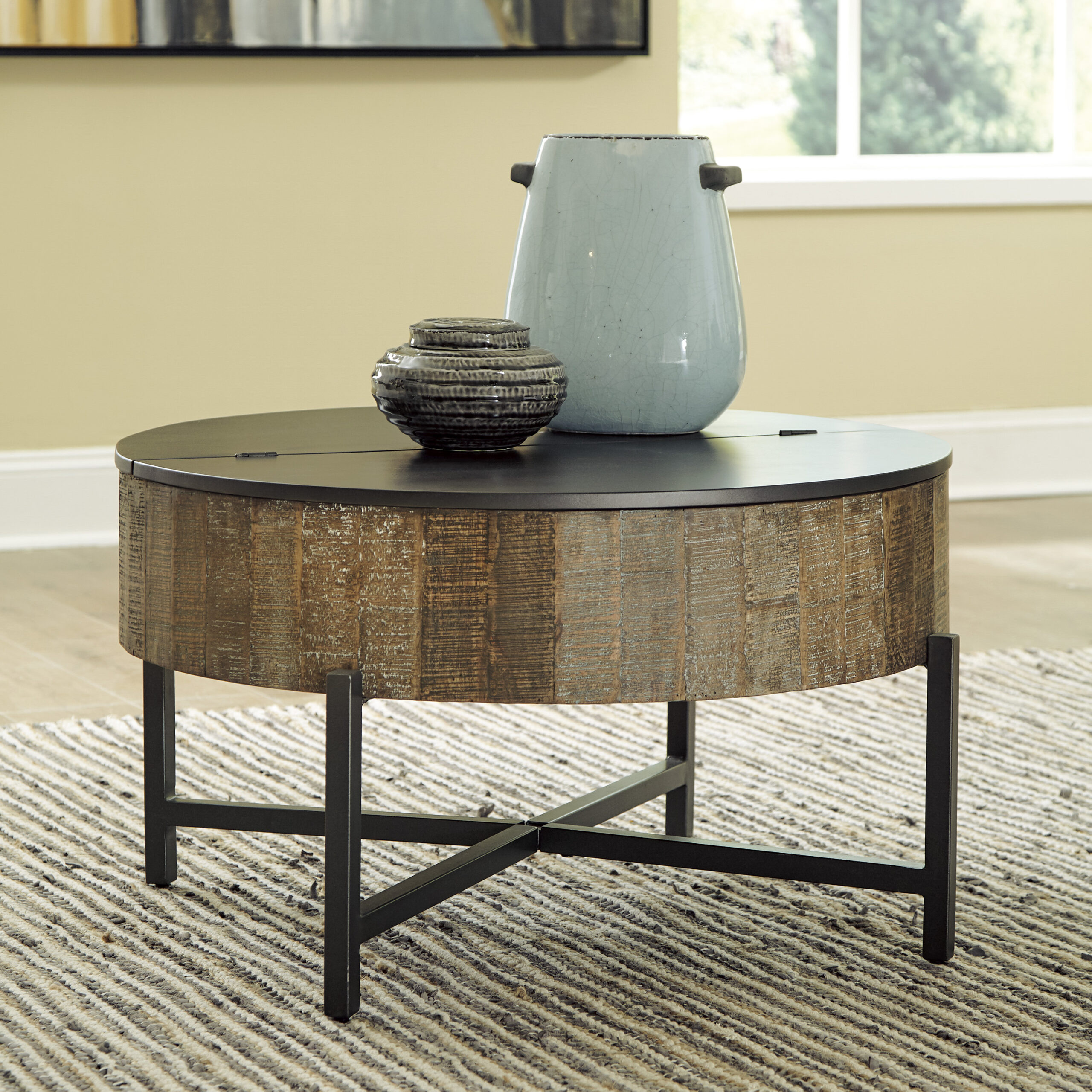 T240-8 Nashbryn Cocktail Table